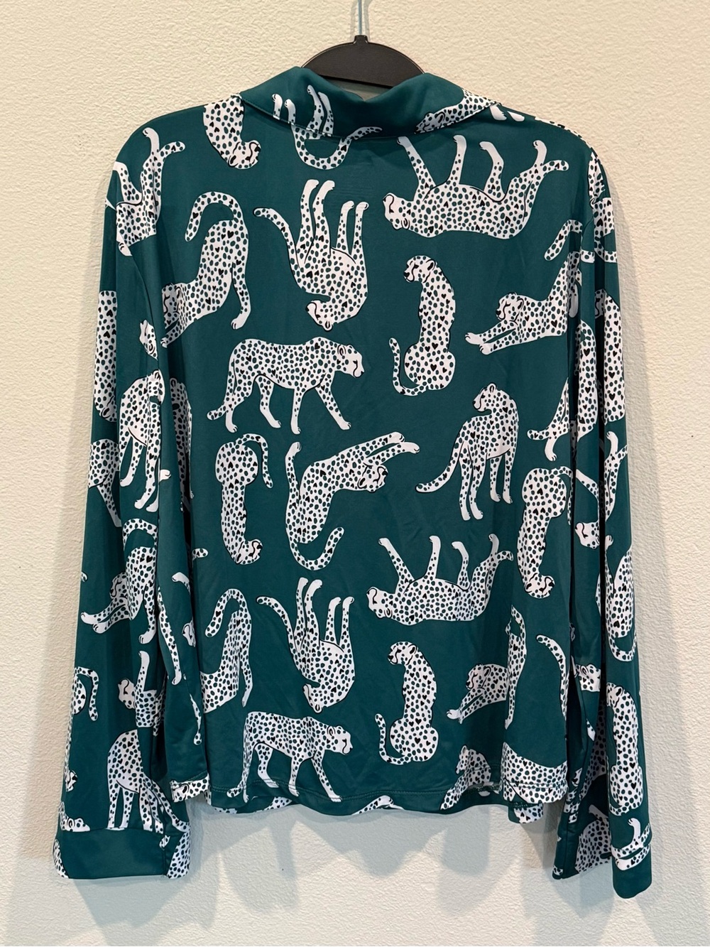 Derek Heart Long Sleeve Leopard Jaguar Print Button Up Blouse Size L Green - Picture 2 of 6
